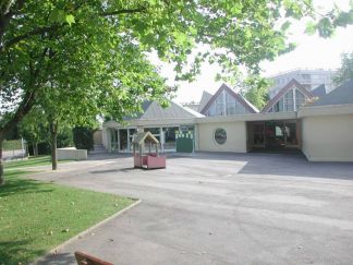 parvis de l'école maternelle J. PREVERT